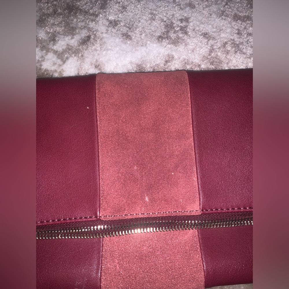Red clutch - Picture 3 of 3
